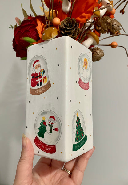 Snow Globe White Christmas Vase