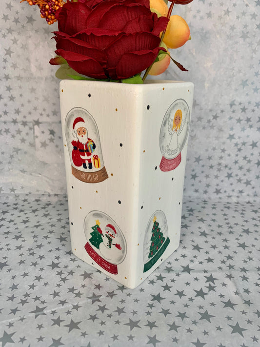 Snow Globe White Christmas Vase