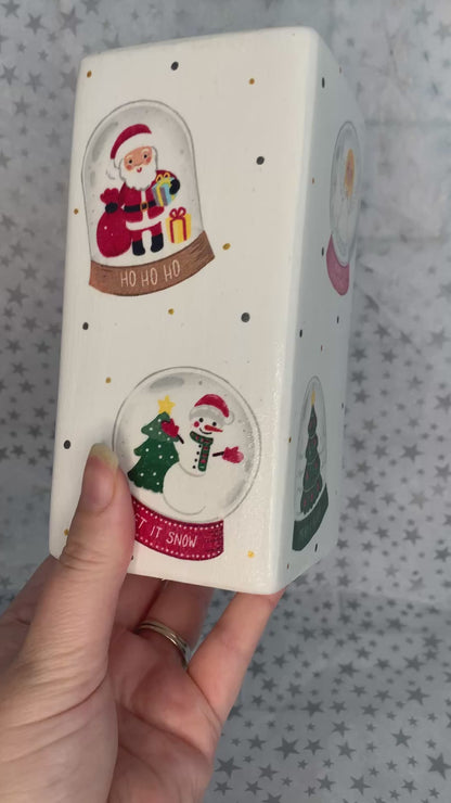 Snow Globe White Christmas Vase